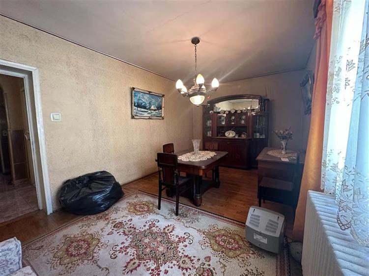 Apartament cu 3 camere decomandat în Luncă