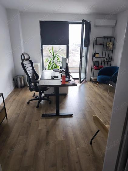 Apartament cu 4 camere decomandat în Sud