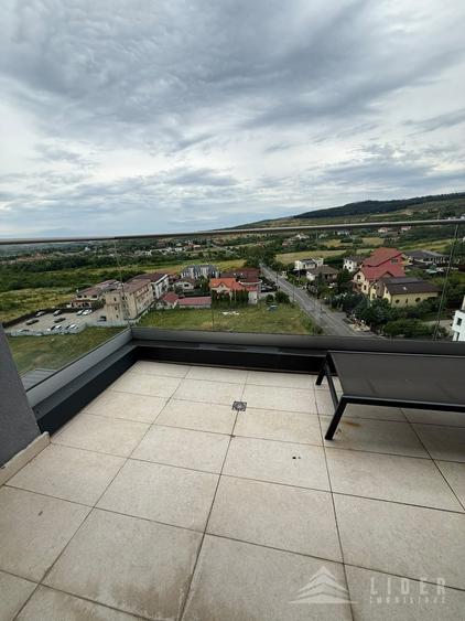 Apartament cu 3 camere semidecomandat, mobilat în Zorilor