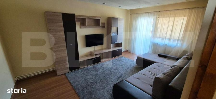 Apartament cu 3 camere decomandat în Rișca