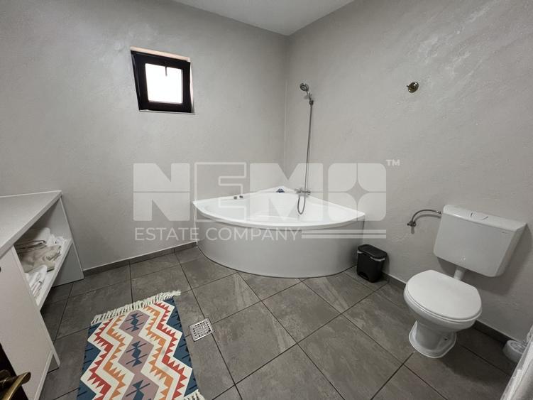 Casă individuală cu 3 camere cu Canalizare în Central