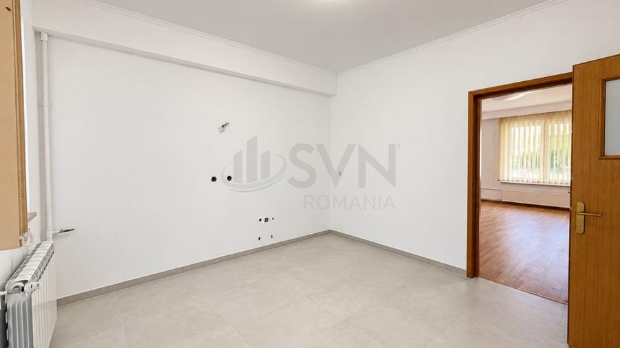 Apartament cu 8 camere decomandat în Aviatorilor