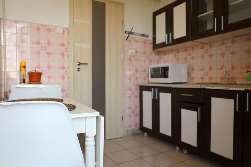 Apartament cu 3 camere, mobilat în Ultracentral