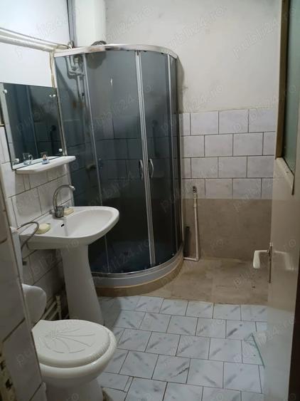 Casă cu 2 camere decomandat în Central