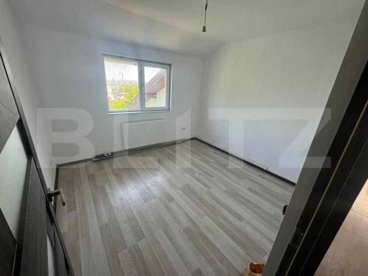 Apartament cu 4 camere decomandat în Burdujeni