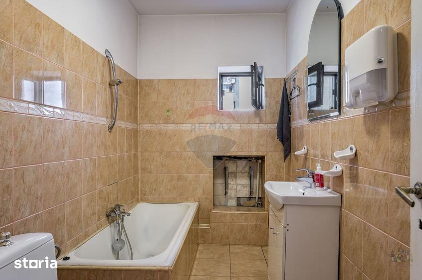 Apartament cu 5 camere în Romană
