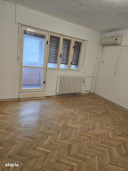 Apartament cu 4 camere decomandat în 13 Septembrie