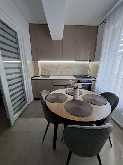 Apartament cu 2 camere decomandat în Runcu