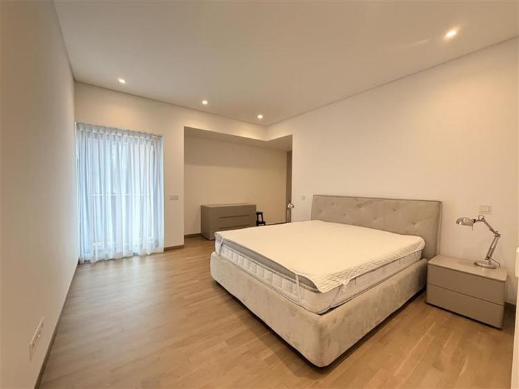 Apartament cu 5 camere decomandat, mobilat în Primăverii