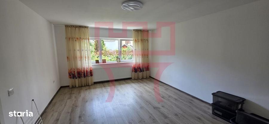 Casă cu 4 camere decomandat în Semicentral