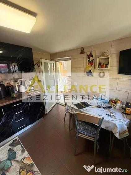 Casă cu 5 camere cu Teren 754 Mp în Cățelu