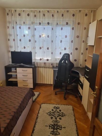 Închiriez apartament cu 3 camere, în zona Cantemir - 7