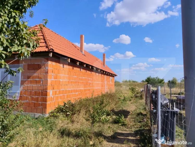 Casă cu 1 camere cu Teren 1100 Mp în Domănești