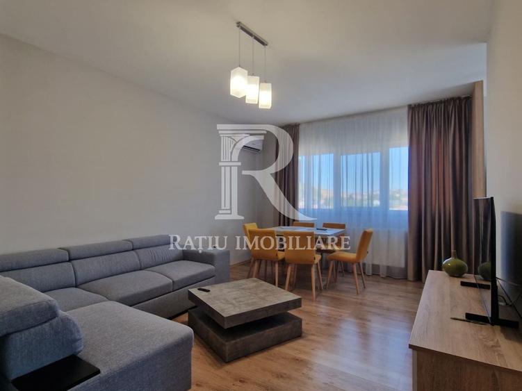 Apartament cu 3 camere decomandat, mobilat în Spitalul Județean