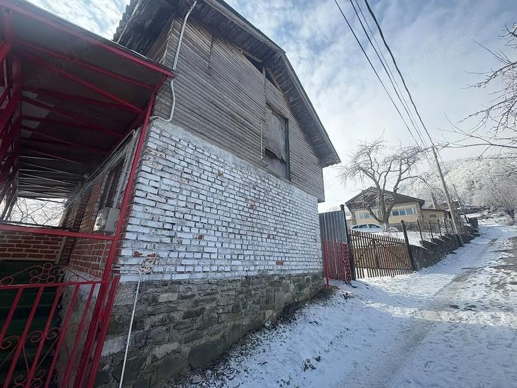 Casă cu 3 camere cu Teren 476 Mp în Plai