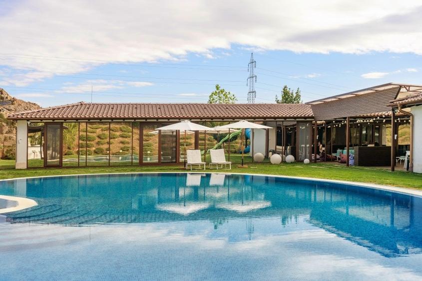 Casă individuală cu 8 camere cu Piscina în Exterior Sud