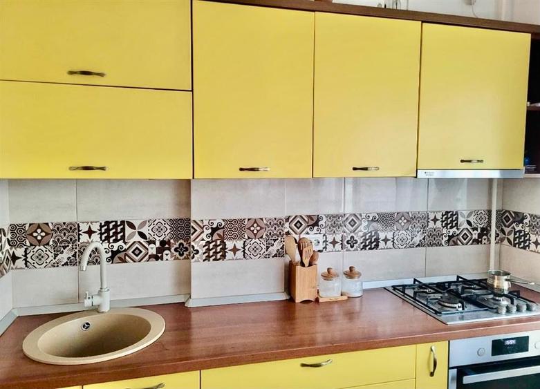 Apartament cu 3 camere decomandat în Păcurari