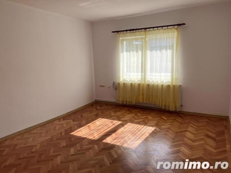 Casă cu 3 camere cu Teren 1000 Mp în Central