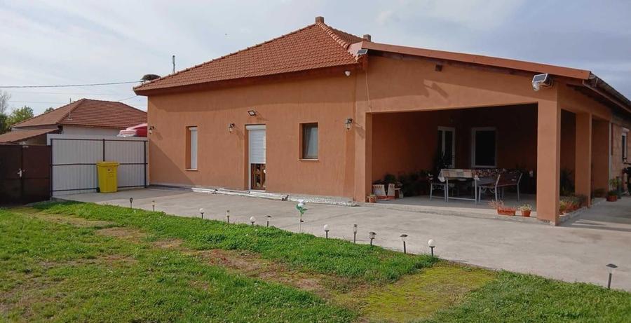 Casă cu 3 camere în Donceni