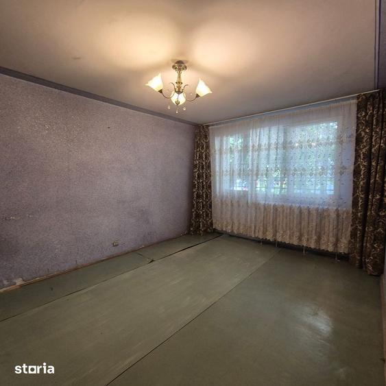 Apartament cu 3 camere decomandat în Giurgiului