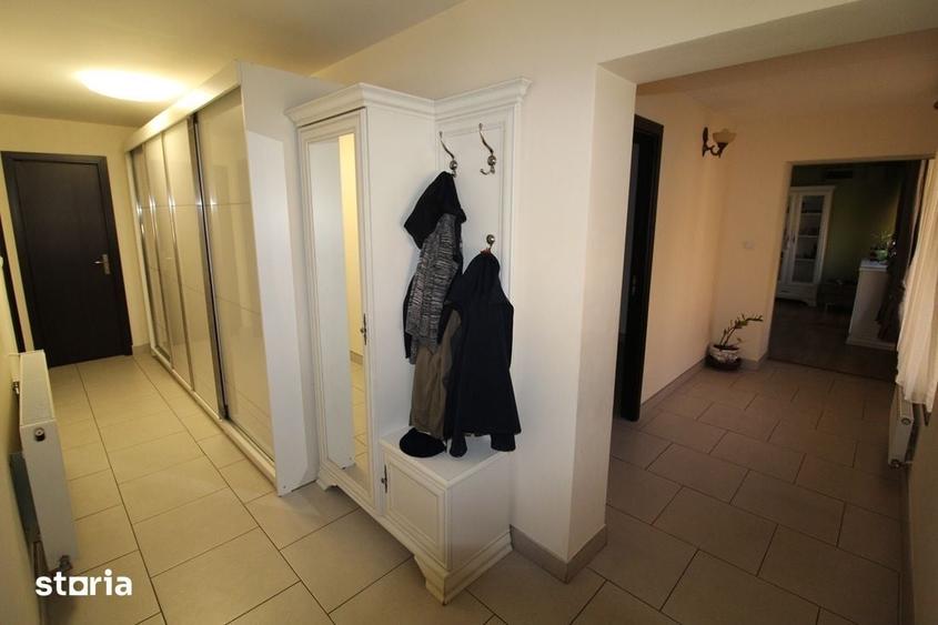Casă cu 5 camere cu Teren 8610 Mp în Pestișu Mic