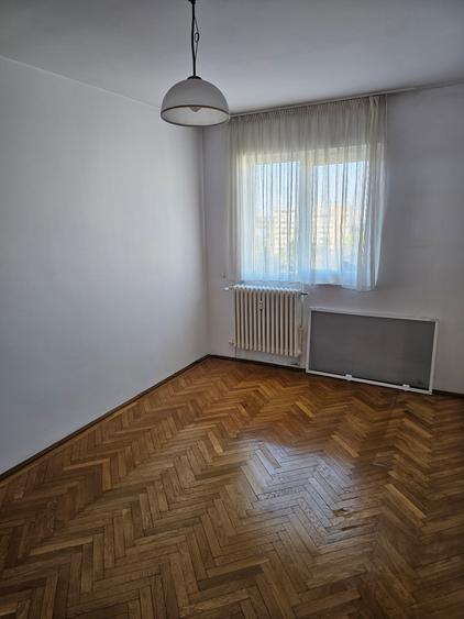 Apartament cu 3 camere circular în Drumul Taberei