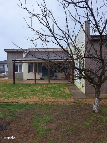 Casă cu 5 camere cu Teren 688 Mp în Central