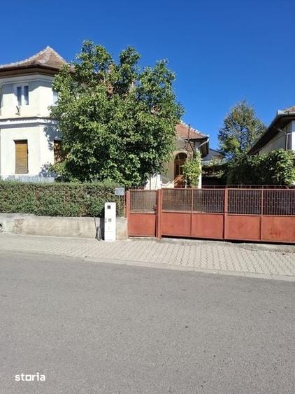 Casă cu 3 camere cu Teren 174 Mp în Central