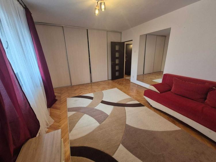 Apartament cu 2 camere decomandat în Mărăști