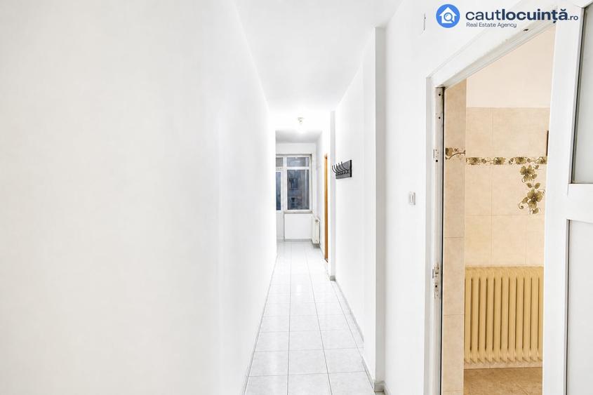 Casă individuală cu 7 camere cu Canalizare în Trafic Greu