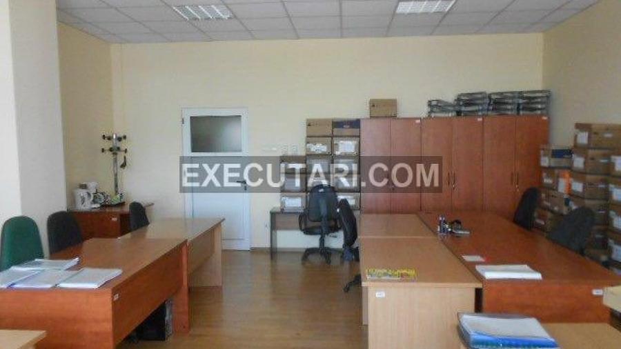 Spațiu comercial, de 5,500 mp, în Central
