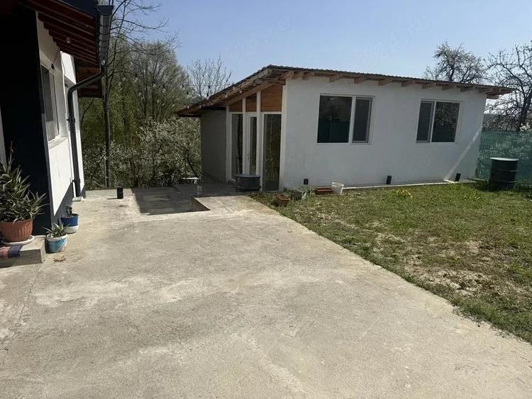 Casă cu Teren 1000 Mp în Băbana