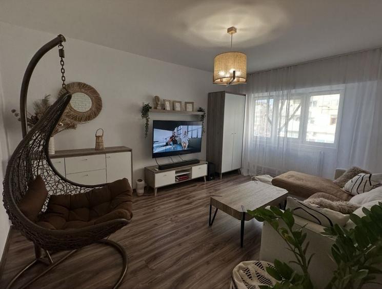 Apartament cu 2 camere decomandat în Nicolina