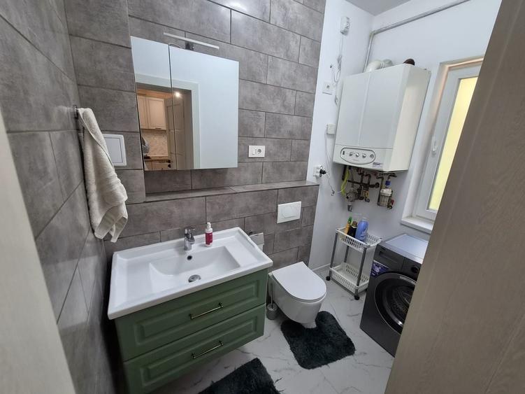 Apartament cu 3 camere decomandat, mobilat în Girocului