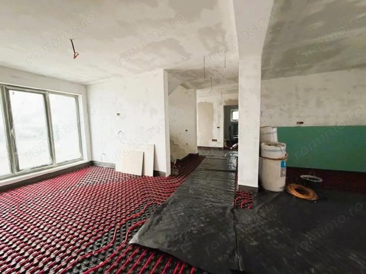 Casă cu Teren 586 Mp în Slătioara