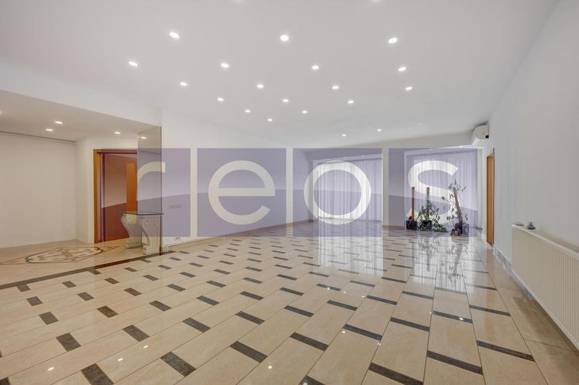 Apartament cu 4 camere decomandat în Primăverii