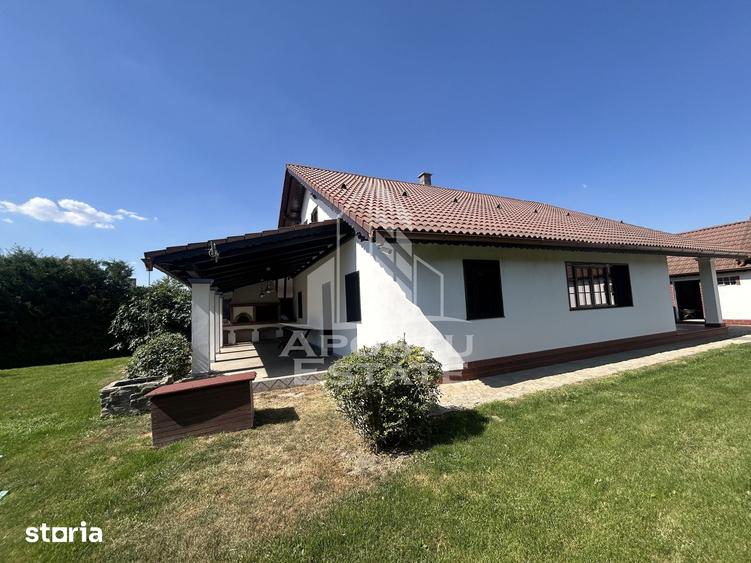 Casă cu 5 camere cu Teren 500 Mp în Sânmihaiu Român
