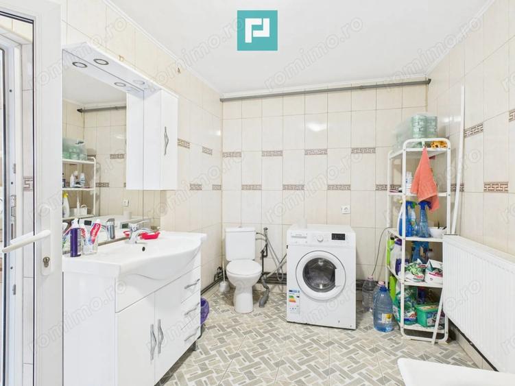 Casă cu 4 camere cu Canalizare în Vinga