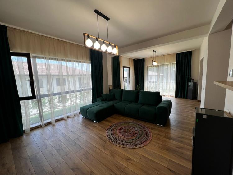Duplex cu 4 camere cu Canalizare în Florești