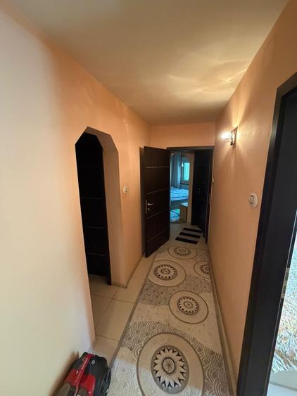 Apartament cu 3 camere decomandat în Brotăcei