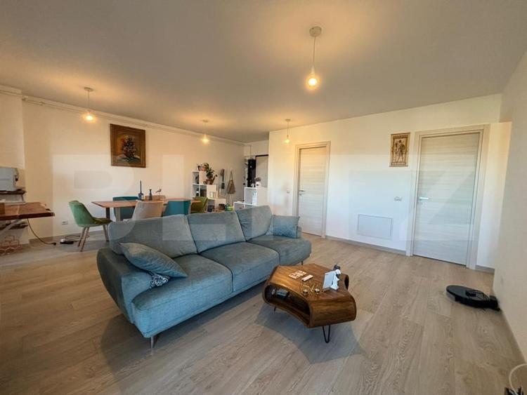 Apartament cu 3 camere decomandat, mobilat în Lăpuș Argeș