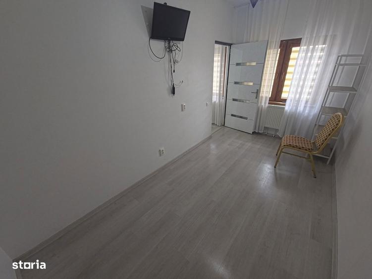Casă cu 5 camere cu Teren 210 Mp în Coiciu