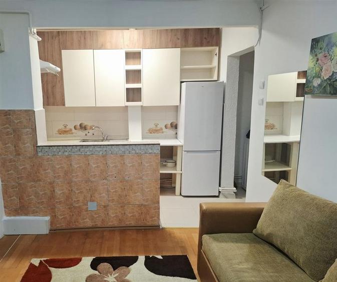 Apartament cu 2 camere semidecomandat, mobilat în Tătărași