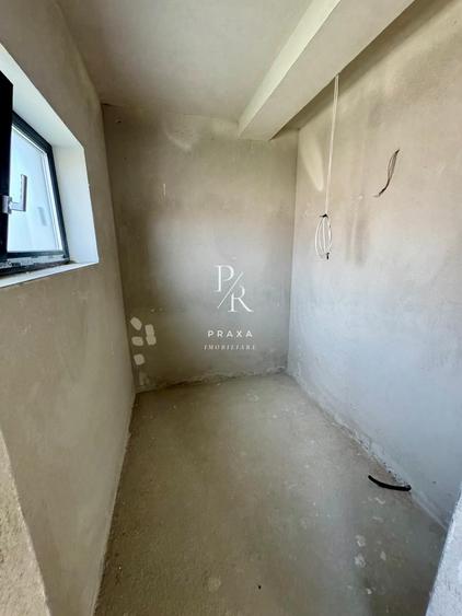 Duplex cu 4 camere cu Canalizare în Florești