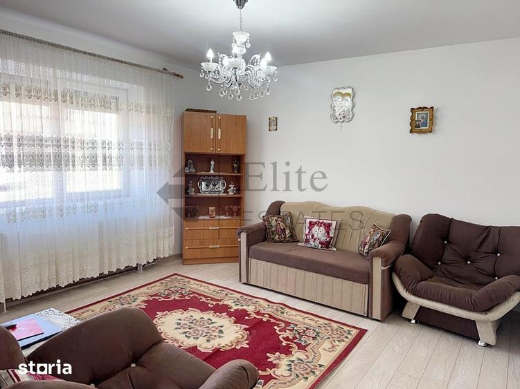Casă cu Teren 1813 Mp în Tinca