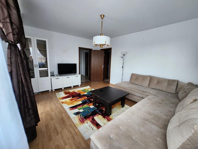 Apartament cu 2 camere semidecomandat în Sânpetru