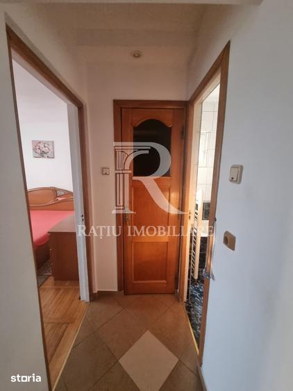 Apartament cu 3 camere, mobilat în Central