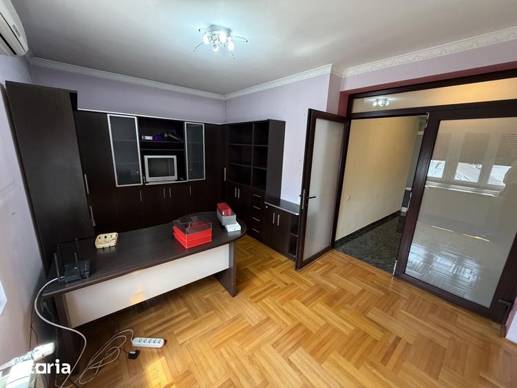 Casă cu 8 camere cu Teren 954 Mp în Andronache