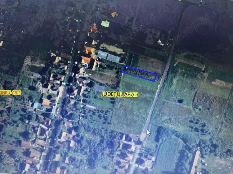 Teren de 700 mp, în Est