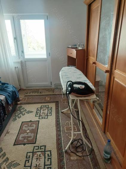 Apartament cu 3 camere decomandat în Noua